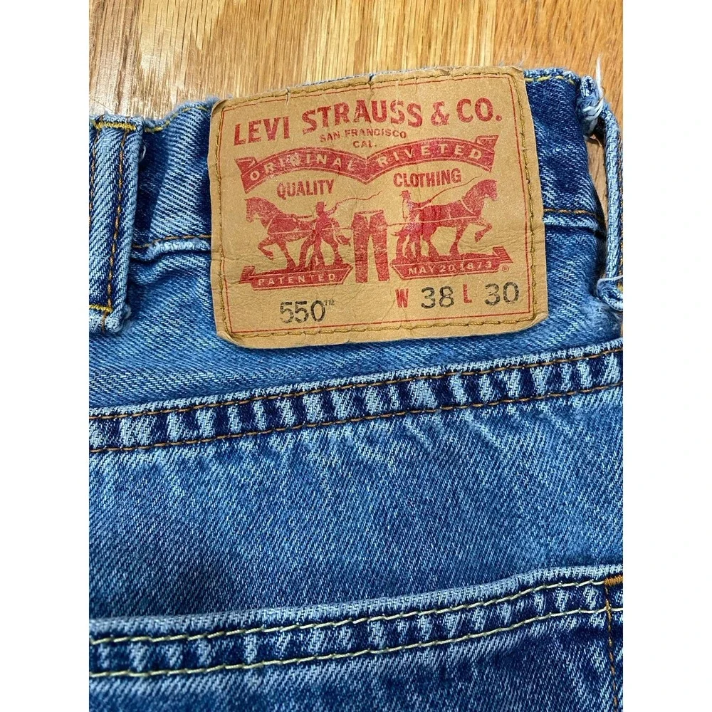 Levi's 550 Jeans Mens 38x30 Blue‎ Denim Medium Wash Straight Leg Relaxed Dadcore